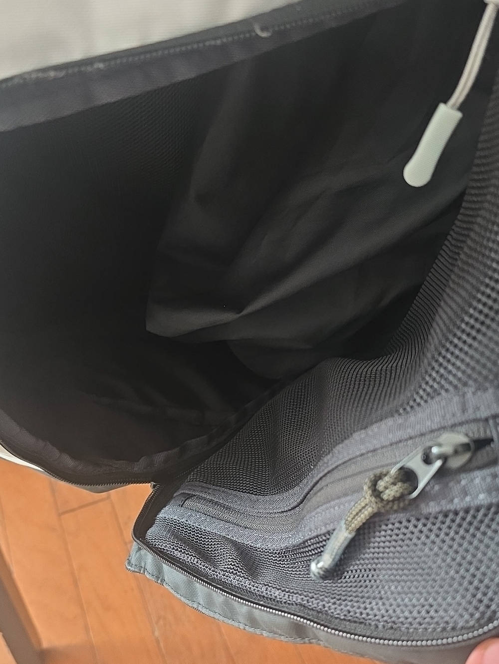 Nike Elite  Men's White & Black Backpack with Gold Accents - Picture 10 of 14